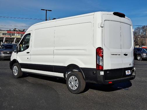2026 Ford Transit-250 148 WB Medium Roof Cargo