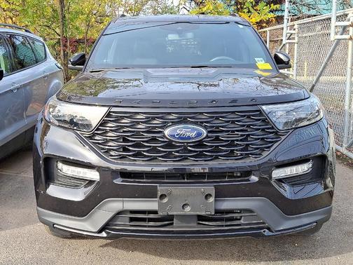 2022 Ford Explorer ST-Line