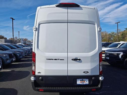 2026 Ford Transit-350 
