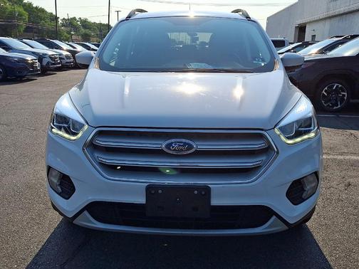 Oxford White 2019 Ford Escape SEL