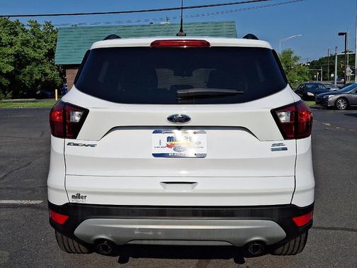 Oxford White 2019 Ford Escape SEL
