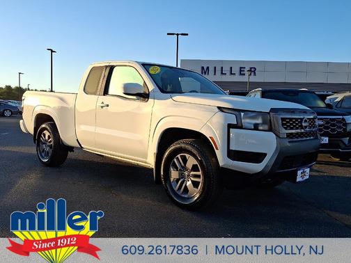 Glacier White 2025 Nissan Frontier SV