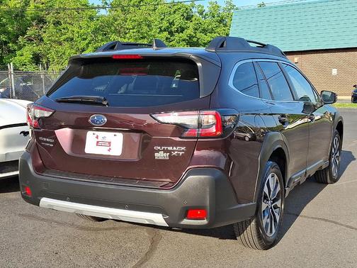Dark Mahogany Pearl 2023 Subaru Outback Limited XT