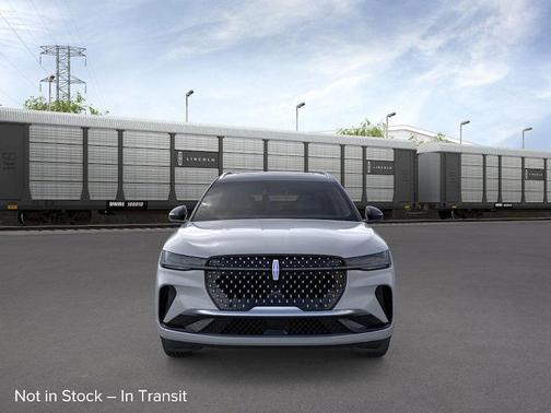 Metallic 2026 Lincoln Nautilus Reserve