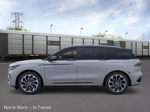 Metallic 2026 Lincoln Nautilus Reserve