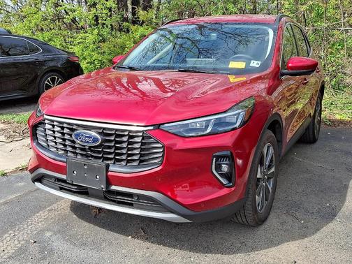 Rapid Red Metallic Tinted Clearcoat 2023 Ford Escape Platinum
