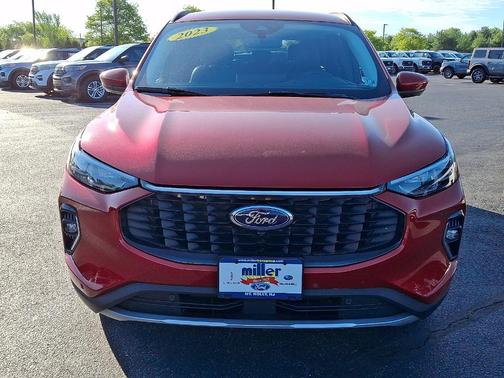 Rapid Red Metallic Tinted Clearcoat 2023 Ford Escape Platinum