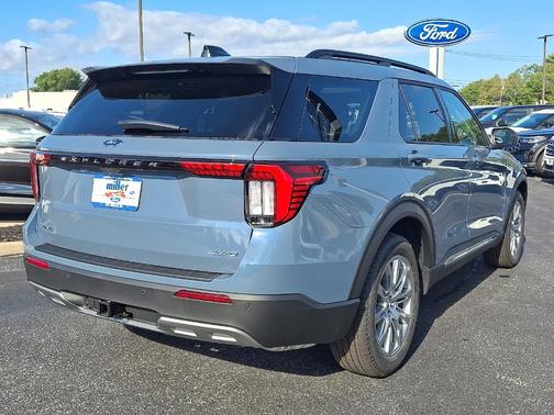 2025 Ford Explorer Active