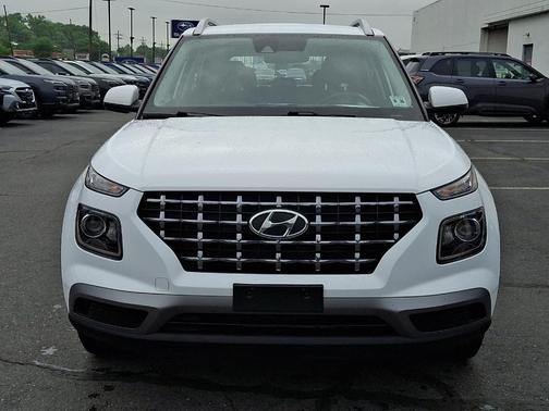 Ceramic White 2021 Hyundai VENUE SEL