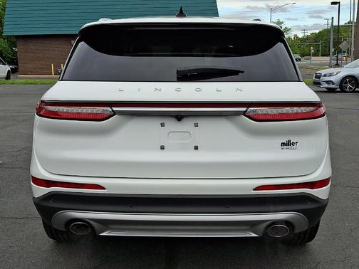 Pristine White 2022 Lincoln Corsair Standard