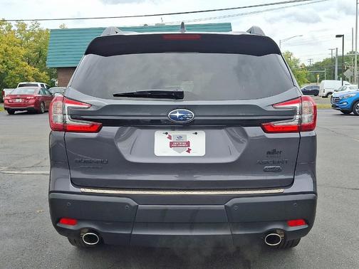 2025 Subaru Ascent Onyx Edition Touring