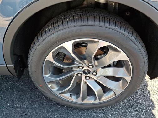 Whisper White 2026 Lincoln Aviator Reserve AWD