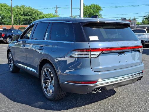 Whisper White 2026 Lincoln Aviator Reserve AWD