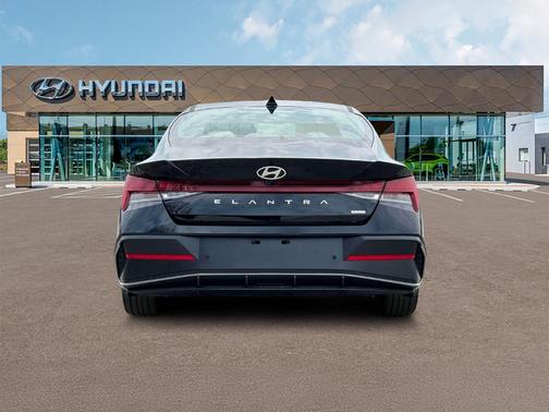 2025 Hyundai ELANTRA HEV Limited