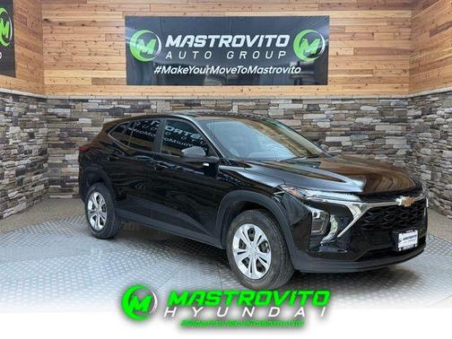 Mosaic Black Metallic 2024 Chevrolet Trax LS