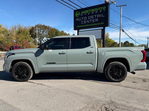 2022 Toyota Tundra SR5
