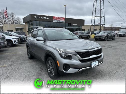 2023 Kia Seltos S