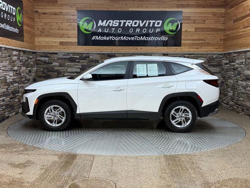 2026 Hyundai TUCSON SE