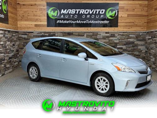 Sky 2013 Toyota Prius v Five