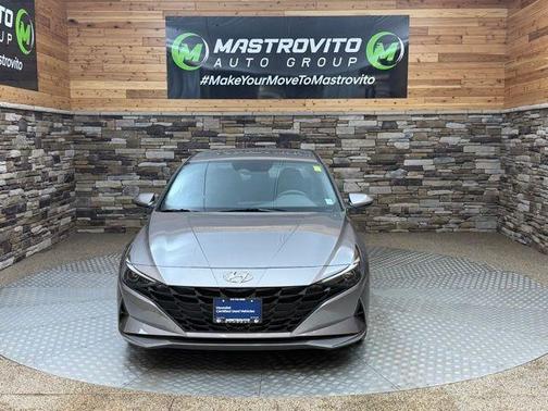 Metal 2023 Hyundai ELANTRA SE