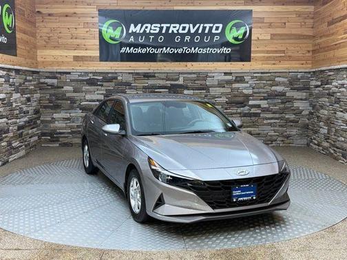 Metal 2023 Hyundai ELANTRA SE