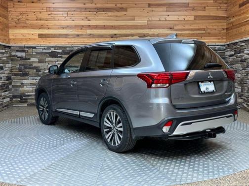 2019 Mitsubishi Outlander ES