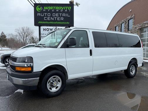 2025 Chevrolet Express 3500 LT