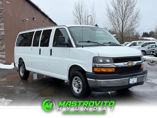 2025 Chevrolet Express 3500 LT