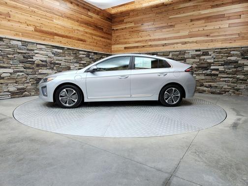 2021 Hyundai IONIQ Plug-In Hybrid SEL
