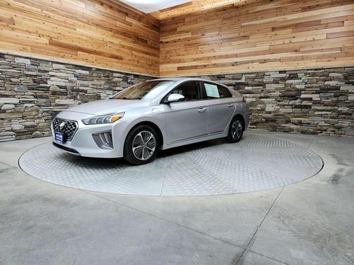 2021 Hyundai IONIQ Plug-In Hybrid SEL