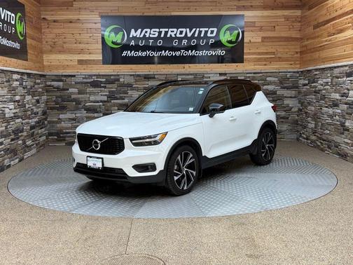 2021 Volvo XC40 T5 R-Design
