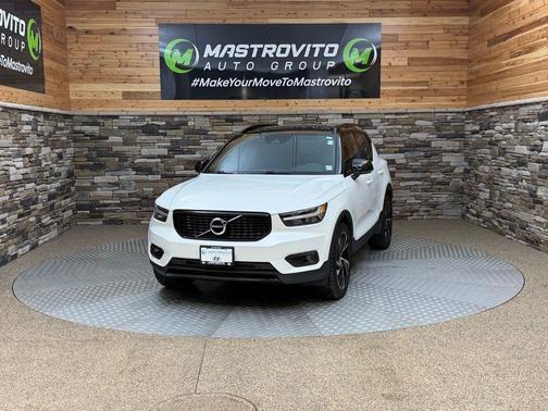2021 Volvo XC40 T5 R-Design