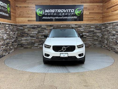 2021 Volvo XC40 T5 R-Design