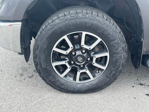 2018 Toyota Tundra SR5