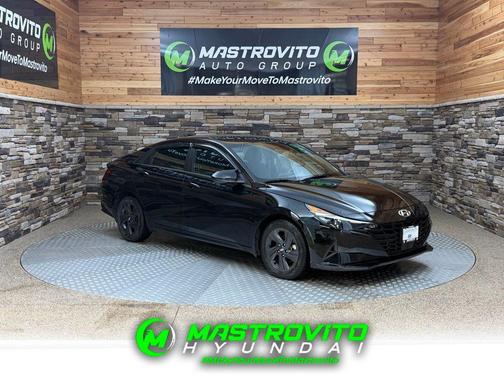 2022 Hyundai ELANTRA SEL