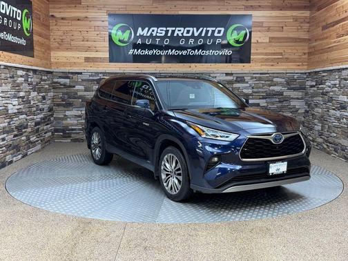2021 Toyota Highlander Hybrid Platinum