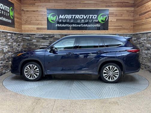 2021 Toyota Highlander Hybrid Platinum