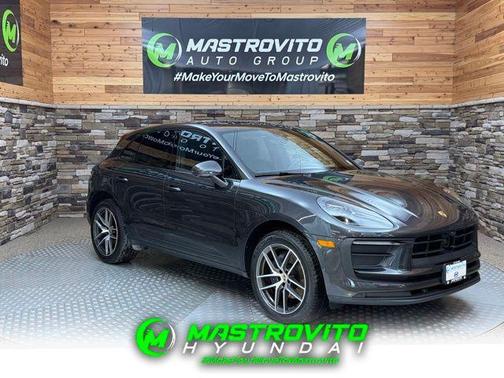 Jet Black Metallic 2023 Porsche Macan Base