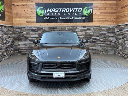 Jet Black Metallic 2023 Porsche Macan Base