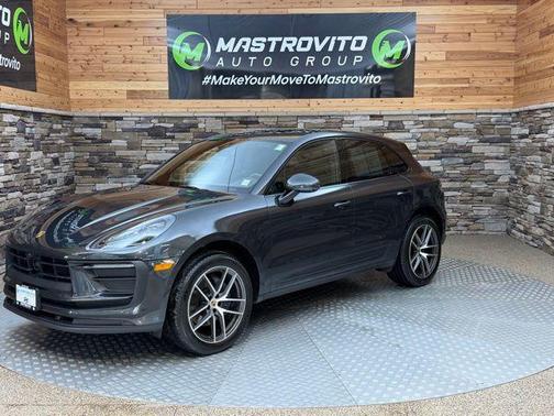 Jet Black Metallic 2023 Porsche Macan Base