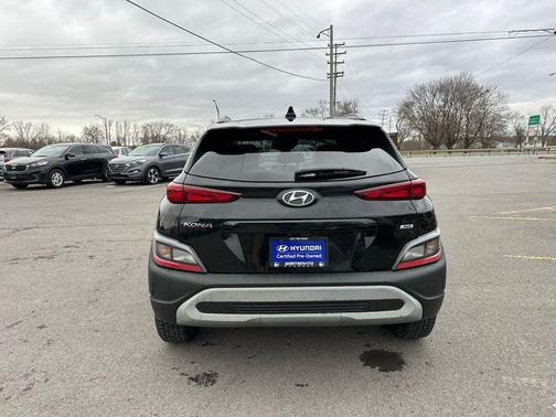 2022 Hyundai KONA SEL