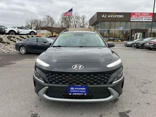 2022 Hyundai KONA SEL