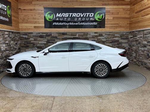 2025 Hyundai SONATA Hybrid SEL