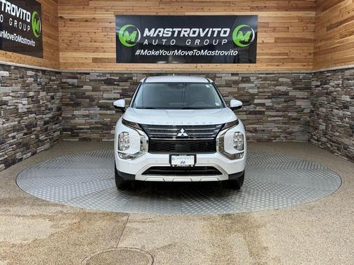 2023 Mitsubishi Outlander SE