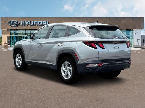 Shimmering Silver 2024 Hyundai TUCSON SE