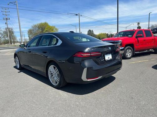 2024 BMW 540 i xDrive