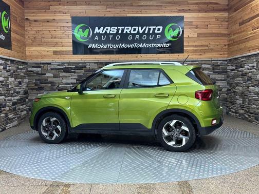 Apple Green 2023 Hyundai VENUE SEL