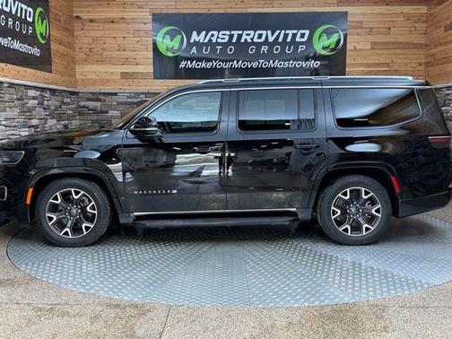 Diamond Black 2023 Jeep Wagoneer Series III