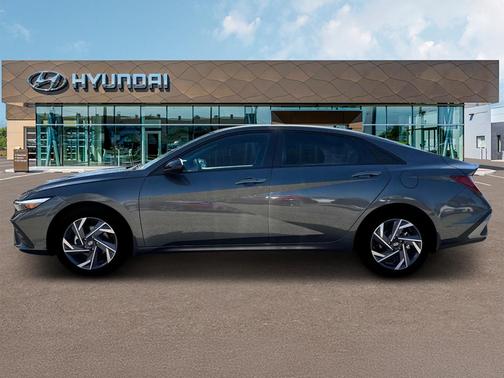 2025 Hyundai ELANTRA HEV SEL