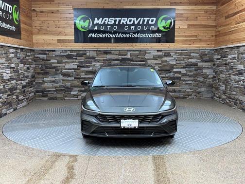 2025 Hyundai ELANTRA HEV SEL